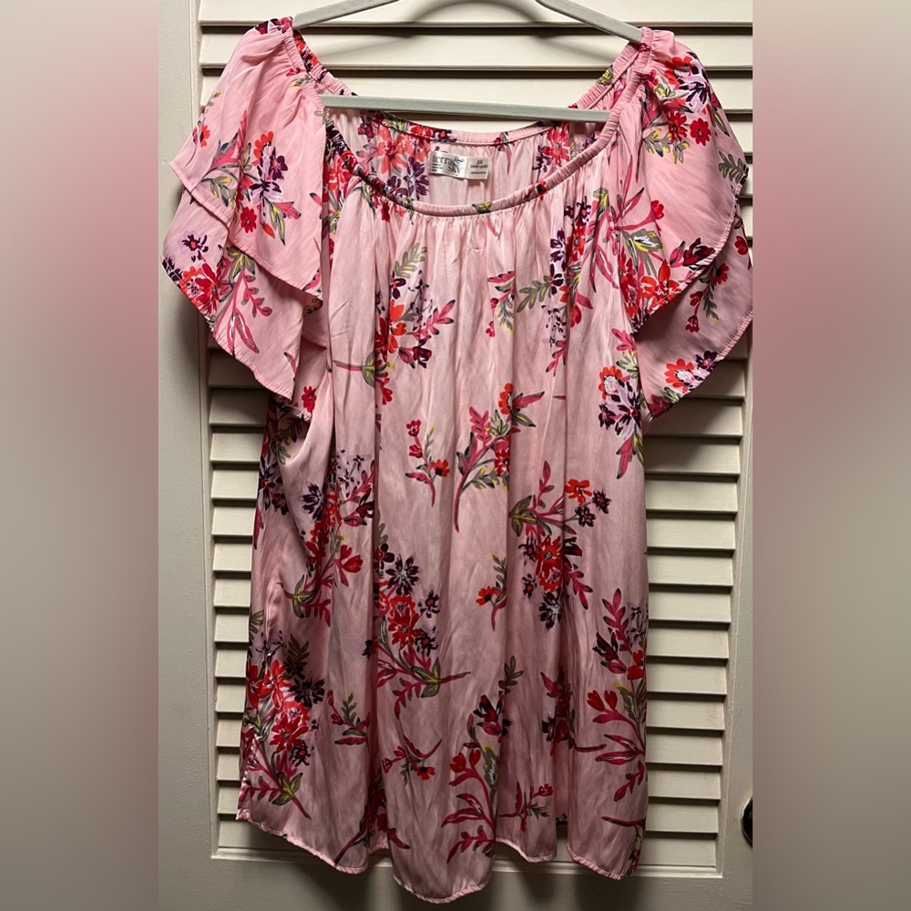 WOMENS 2X TERRA & SKY flowered pink top.